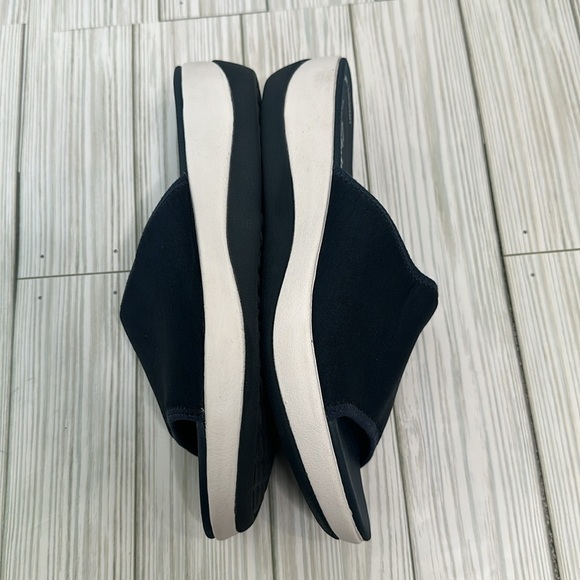 Clarks Arla Cloudsteppers Navy Blue Comfort Slide Summer Sandals Women’s Size 8 - Picture 9 of 12